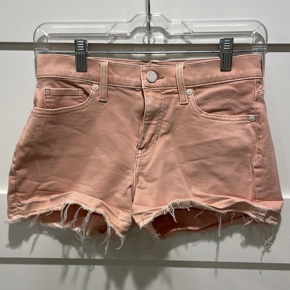 Banana Republic mid-rise 3” short
